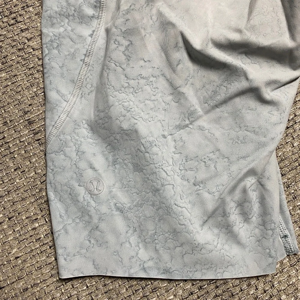 Lululemon bike shorts - Picture 7 of 10